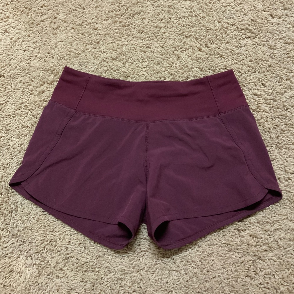 Cute and wintery lululemon shorts!